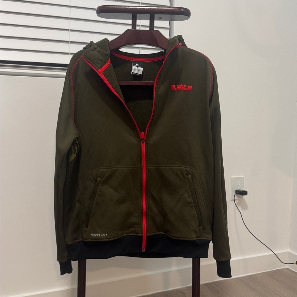Nike Therma-Fit LeBron James Olive Green and Red Zip Up Hoodie Jacket.   Sz L